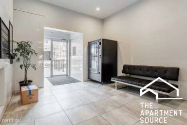 Main picture of 5900 Kenmore Apartments
