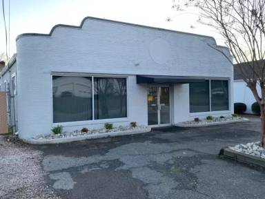 Main picture of 922 E Main St