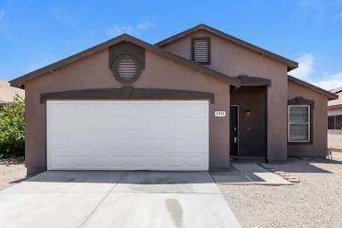 Main picture of 11535 W Windrose Ave