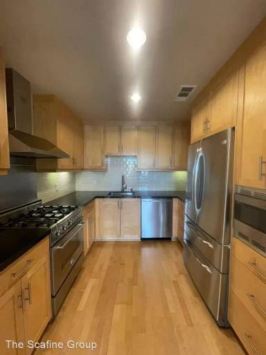 Main picture of 1001 Laurel St