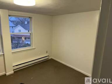 Main picture of 443 E 4th St