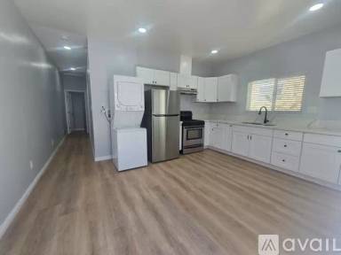 Main picture of 1715 W 64th St