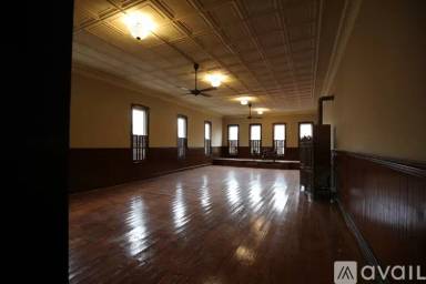 Main picture of 123 N Sale St