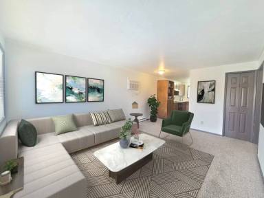 Main picture of 2410 E Queen Ave