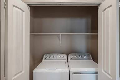 Main picture of 705 Hickory St NW