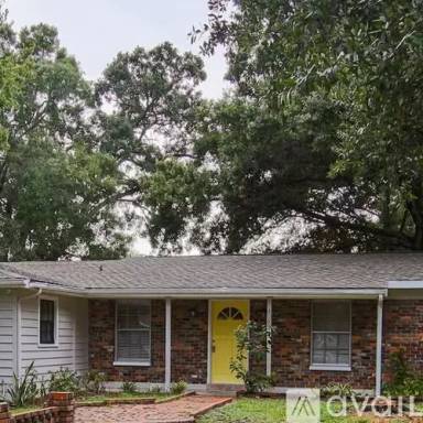 Main picture of 4020 N Lincoln Ave