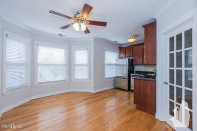 Main picture of 628-34 W Roscoe St