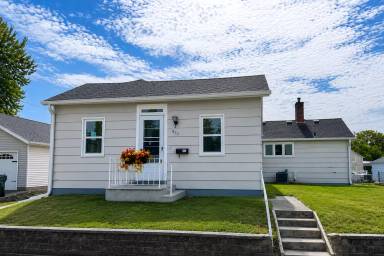 Main picture of 511 Main Ave