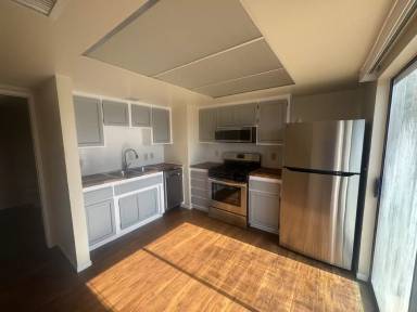 Main picture of 2004 Pasadena Ave