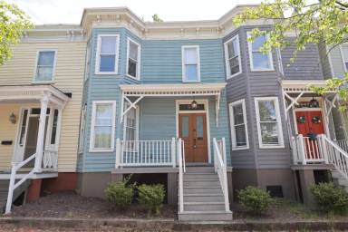 Main picture of 617 1/2 N 23rd St