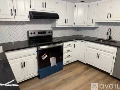 Main picture of 3236 W Ross Ave