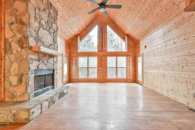 Main picture of 89 Twin Creek Dr