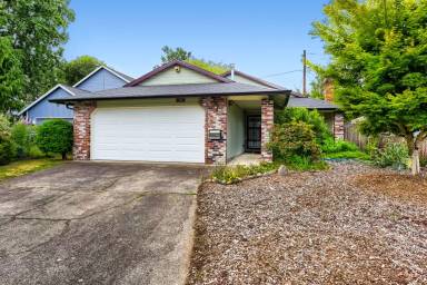 Main picture of 7634 SE Taggart Ct