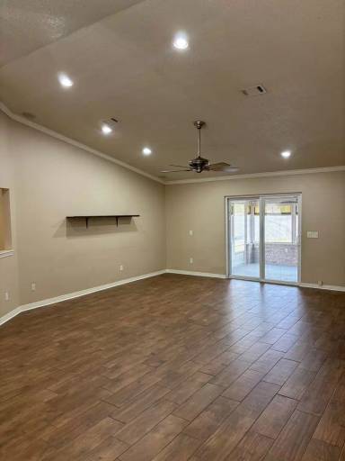 Main picture of 2500 Tarkiln Oak Dr