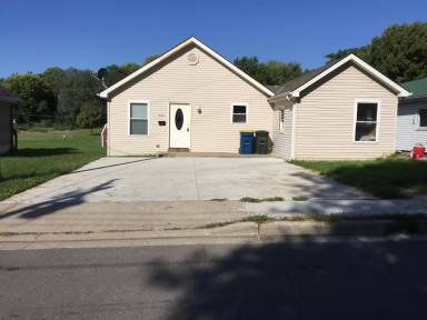Main picture of 318 N Prairie St