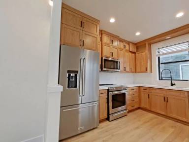 Main picture of 1881 Harris St
