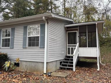 Main picture of 3 Double Oaks Dr