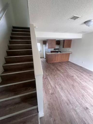 Main picture of 215 W Hudson St