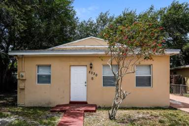 Main picture of 2330 NW 153rd St