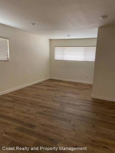 Main picture of 366 Van Buren St