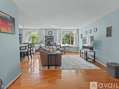 Main picture of 1730 Arlington Blvd