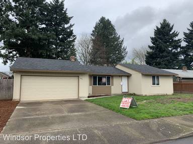 Main picture of 1977 NE 11th Ct