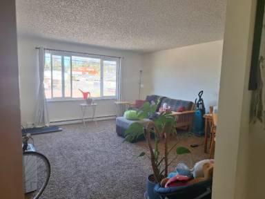 Main picture of 529 Railroad St
