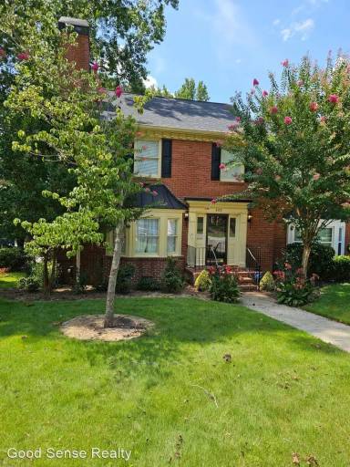 Main picture of 649 Crown Point Dr