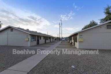 Main picture of 1501 E Monroe St