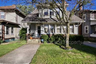 Main picture of 940 Wales Rd NE