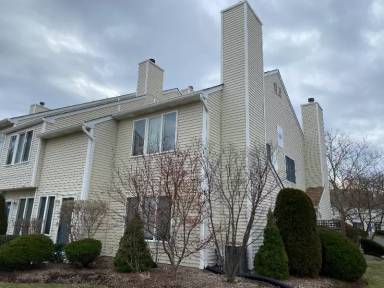 Main picture of 108 Colettes Ct