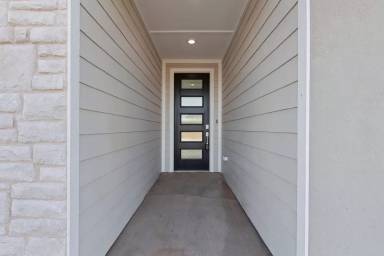 Main picture of 18024 Anthem Blvd