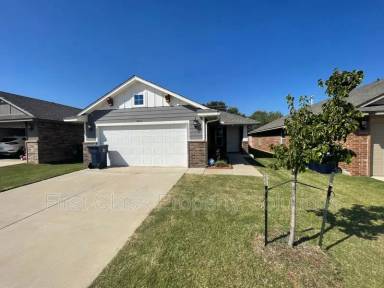 Main picture of 11613 SW 8th Cir