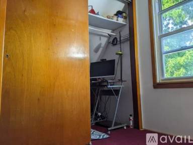 Main picture of 251 Weiss St