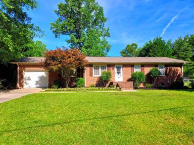 Main picture of 609 Roosevelt Dr