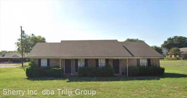 Main picture of 407 N Old Temple Rd