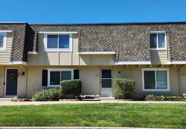 Main picture of 195 Fairway Glen Ln