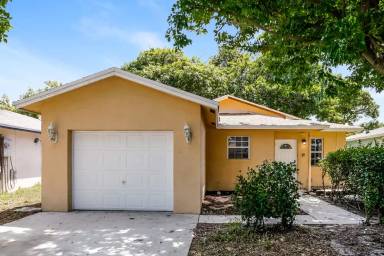 Main picture of 1558 NW 7th Ln