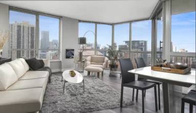 Main picture of 35 E Delaware Pl