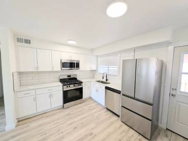 Main picture of 3712 Bryn Mawr Dr NE