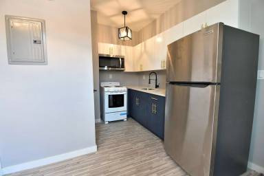 Main picture of 224 Broadway