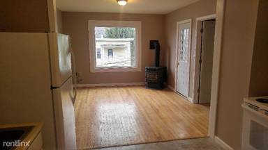 Main picture of 21 Pleasant St