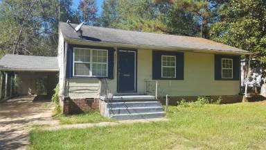 Main picture of 3557 Hines St