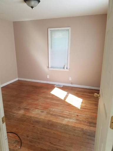 Main picture of 804 N Willis Ave