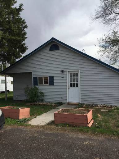 Main picture of 748 W 1st S