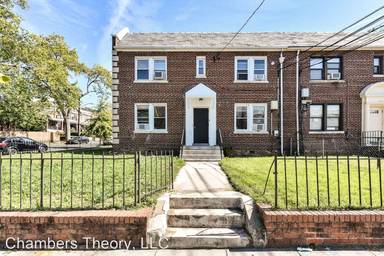 Main picture of 5131 2nd St NW