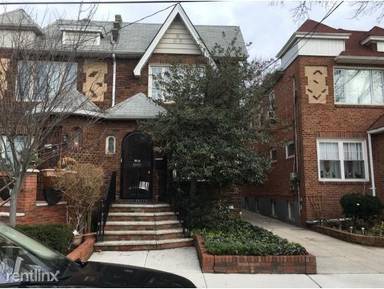 Main picture of 2049 E 52nd St