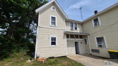 Main picture of 115 Sycamore St