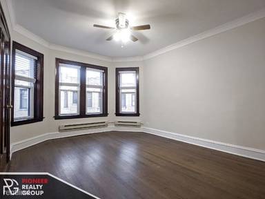 Main picture of 3815-23 N Greenview Ave