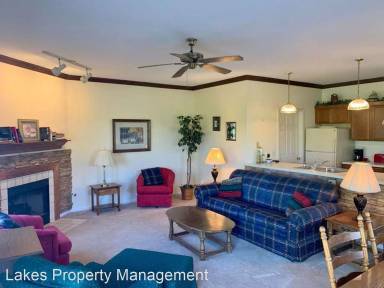 Main picture of 700 Geneva National Ave N